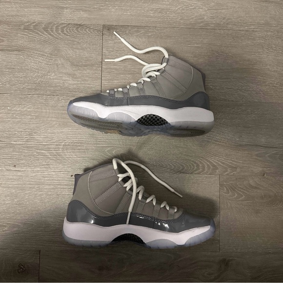 Jordan 11 “Cool Grey” GS - Picture 2 of 5